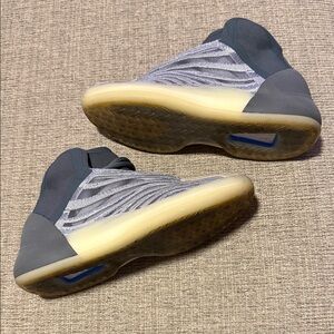 Mens Adidas Yeezy Quantum Mono Carbon GX6594